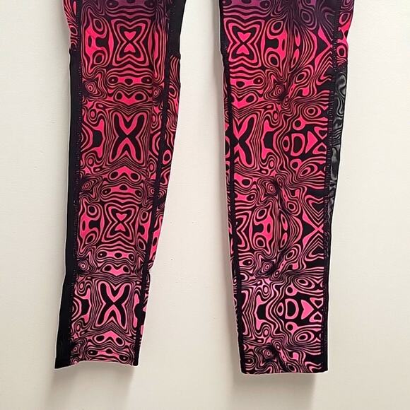 Codefit Women Full Length Psychedelic Hot Pink and Black Leggings Size S/M (NWT) - Picture 3 of 8